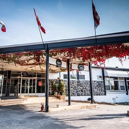 Hotel La Caravelle Baie-Comeau Exterior foto